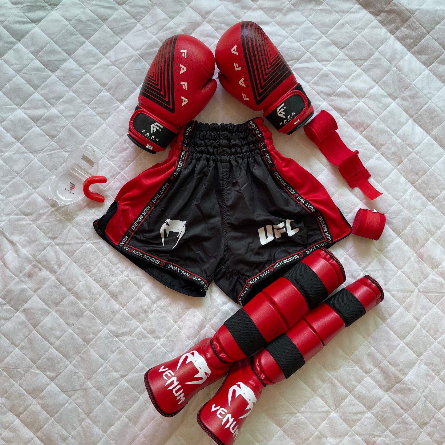 Pack Kickboxing Rouge pour Votre Enfant - ( 8 ans, 12 ans )
