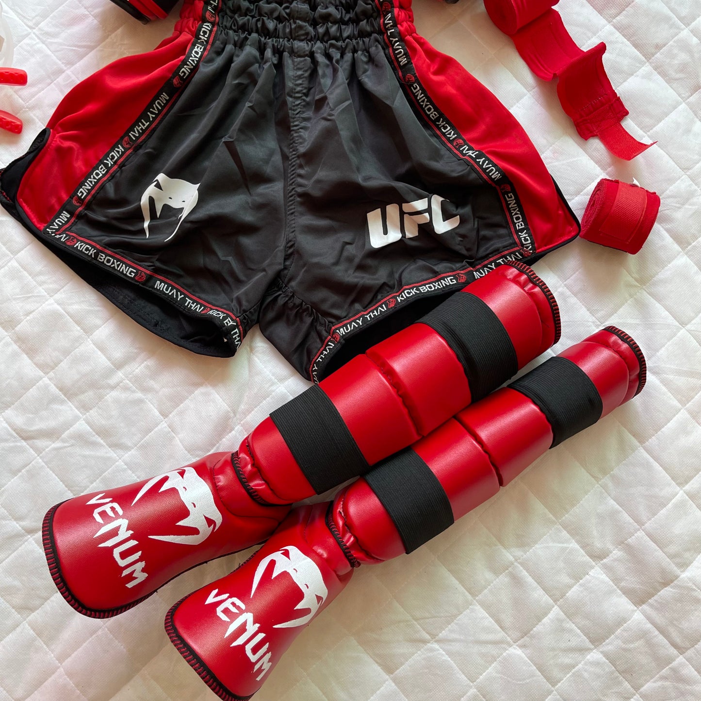 Pack Kickboxing Rouge pour Votre Enfant - ( 8 ans, 12 ans )