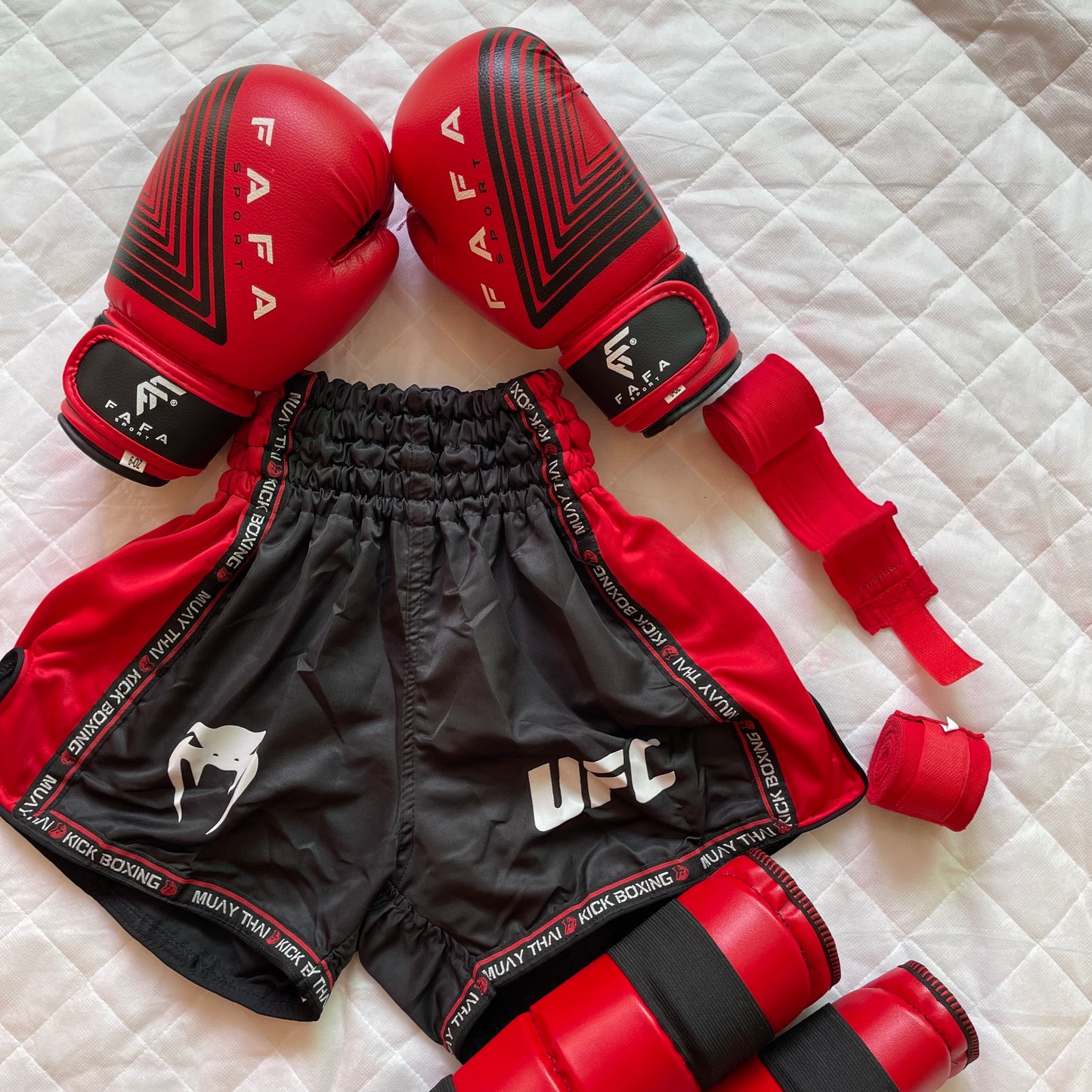 Pack Kickboxing Rouge pour Votre Enfant - ( 8 ans, 12 ans )