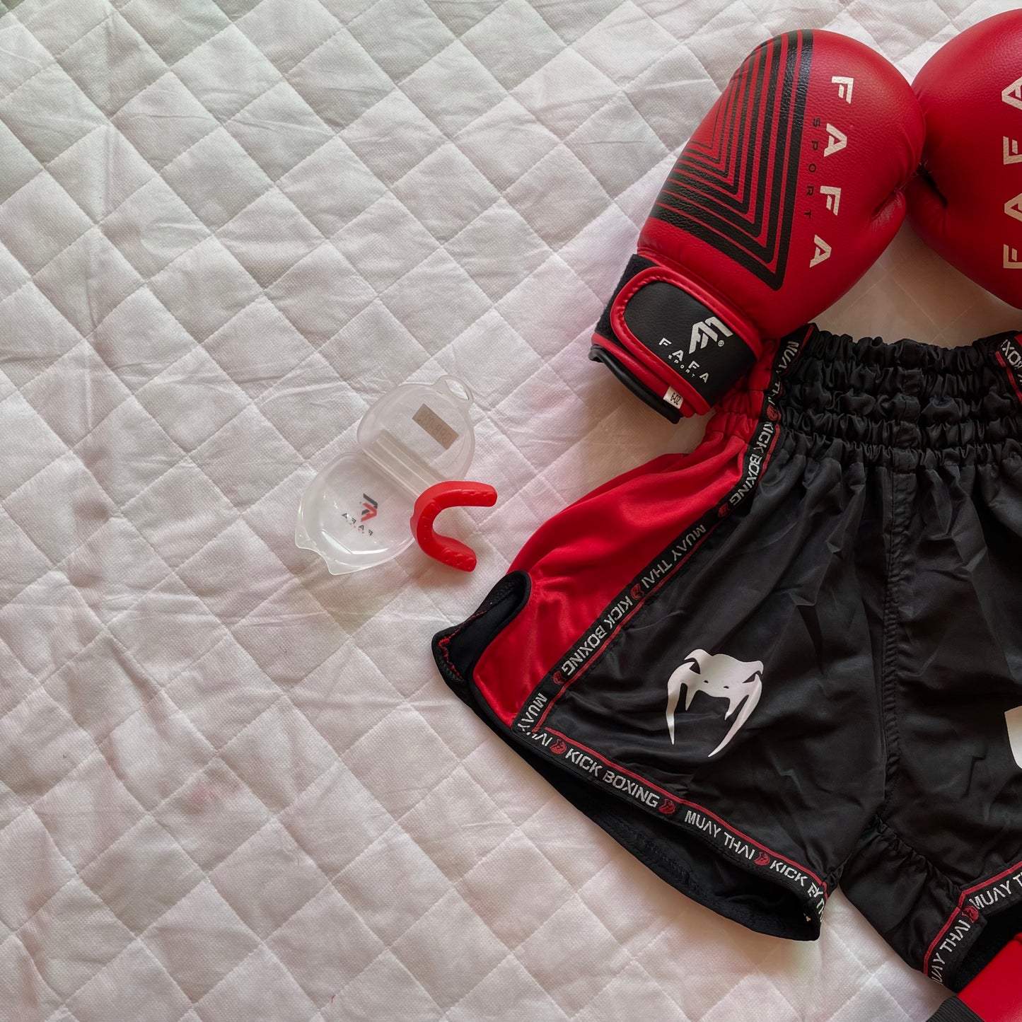 Pack Kickboxing Rouge pour Votre Enfant - ( 8 ans, 12 ans )