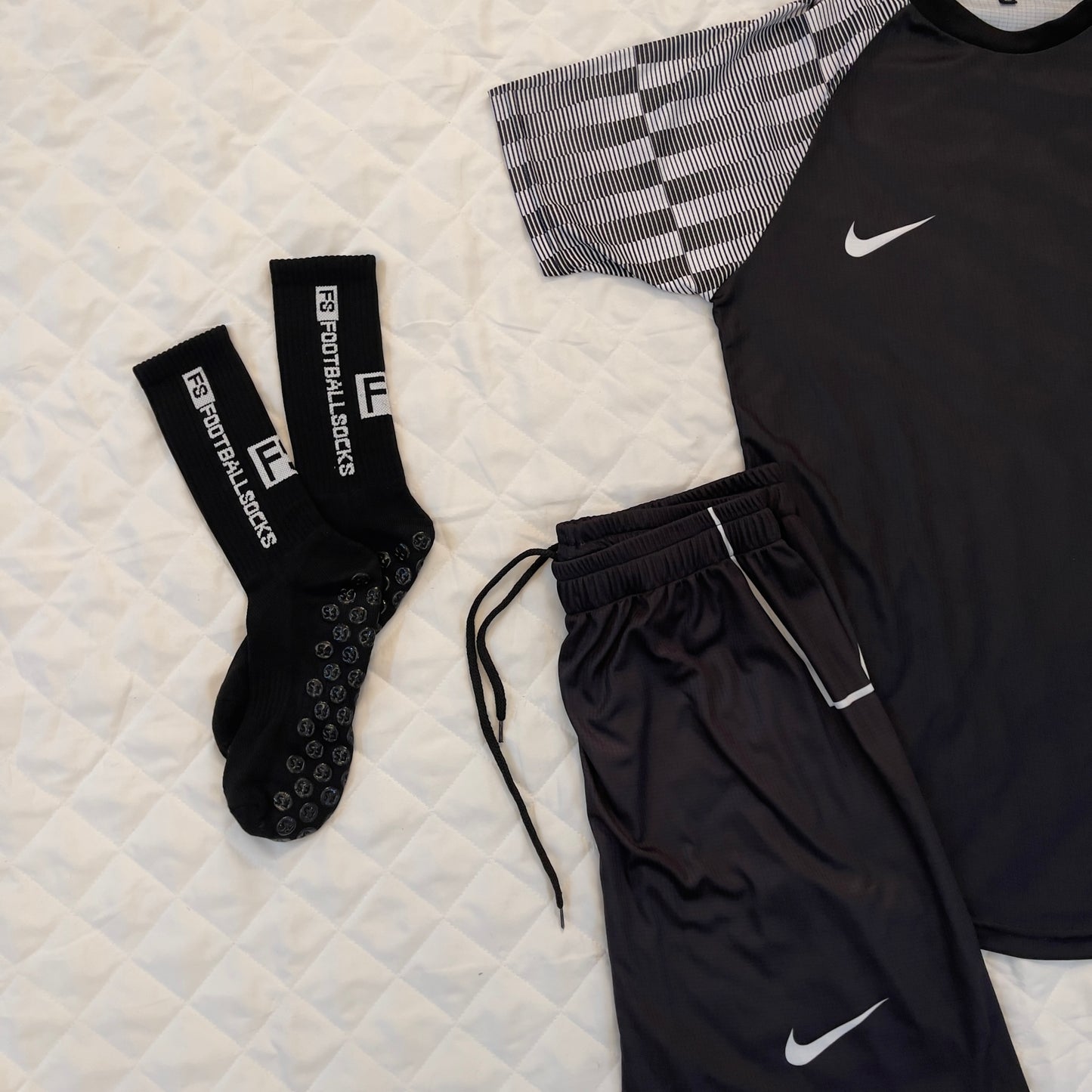 Pack Football Elite ( Ensemble Nlke + chaussettes en silicone )
