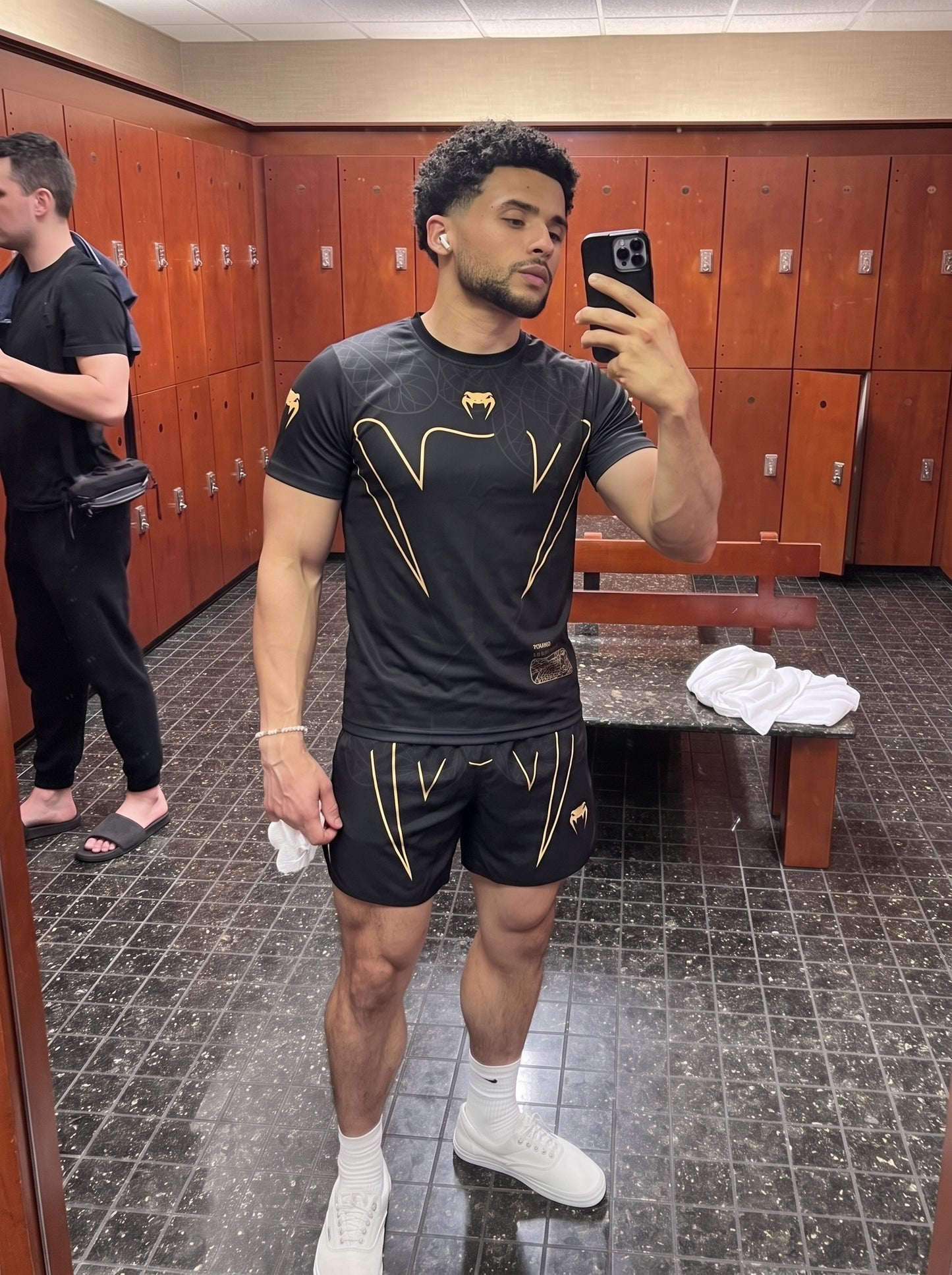 Ensemble Venum Noir/Gold 2026