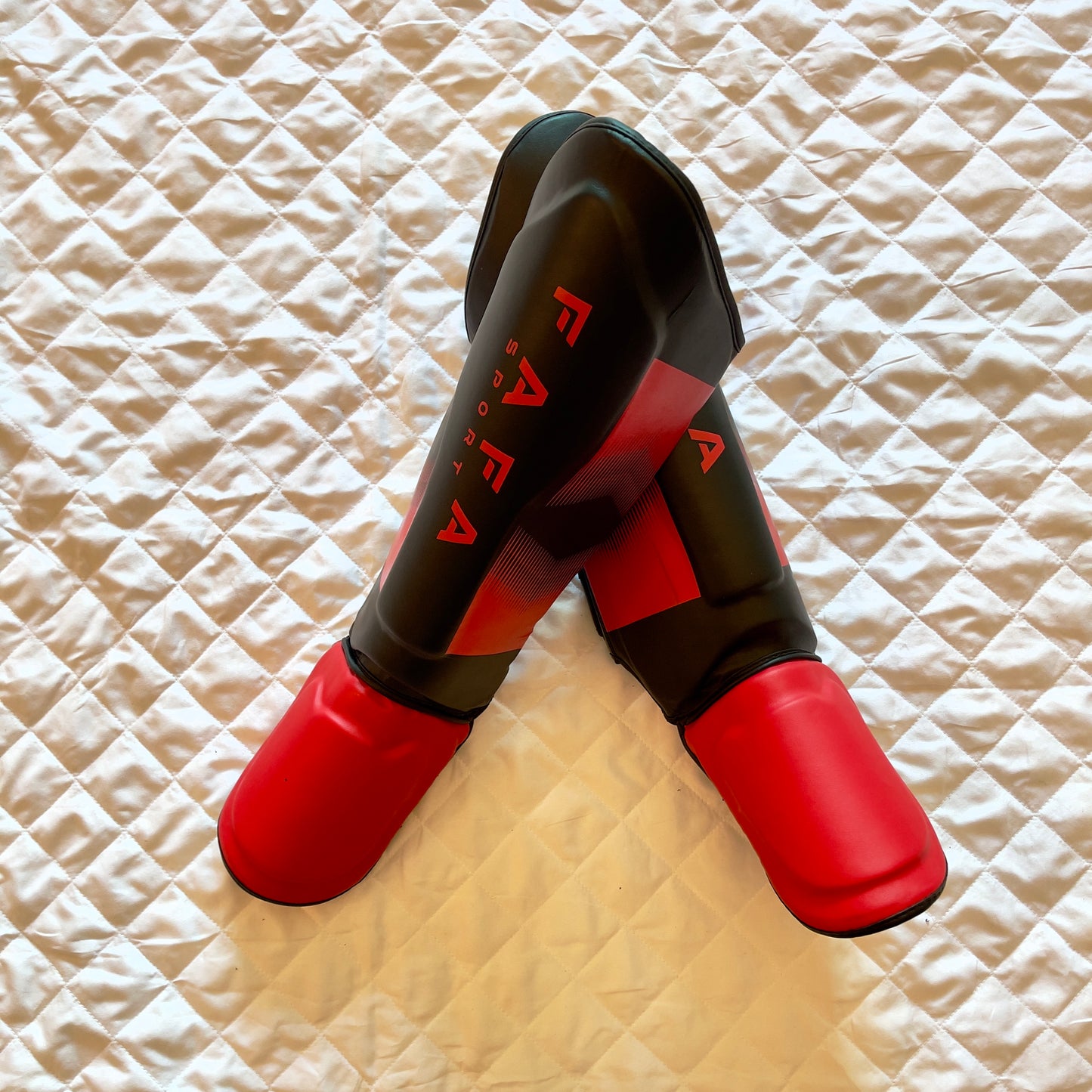 Protege Tibia FAFA Rouge/Noir