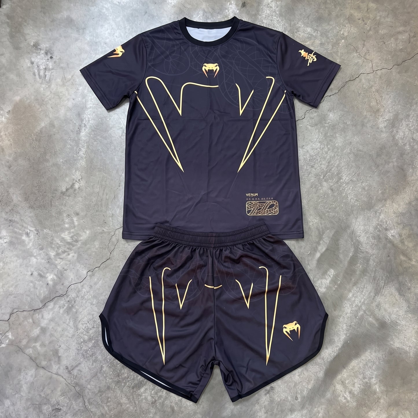 Ensemble Venum Noir/Gold 2026
